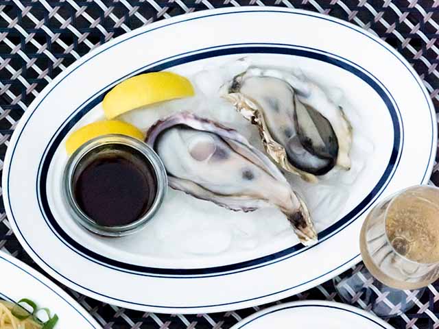 ヘミングウェイ江ノ島ハナレ店の牡蠣